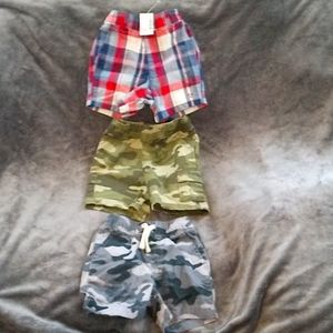 Three for the  price of 10$!! 3 pair of The children's place shorts size 12-18